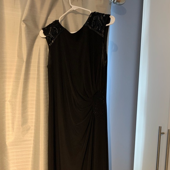Evening dress - Picture 3 of 15